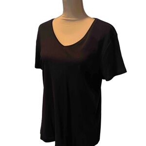 Chicos Classic Black Women's V-Neck Tee